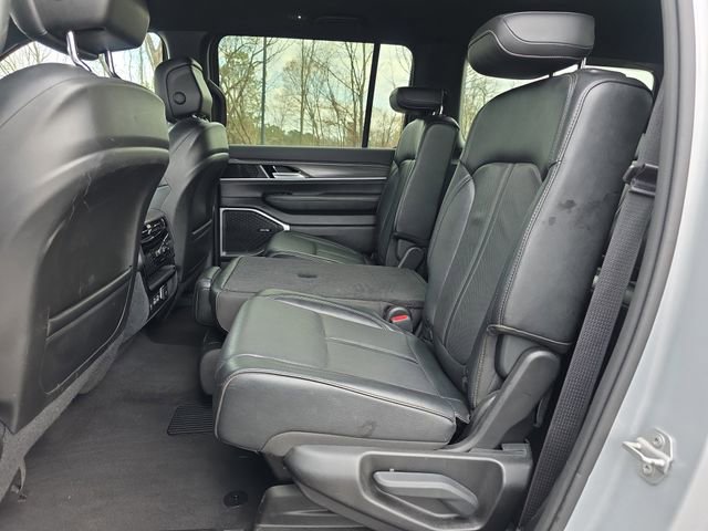 Used 2024 Jeep Wagoneer Series II w/ Flexible Seating Group image 11