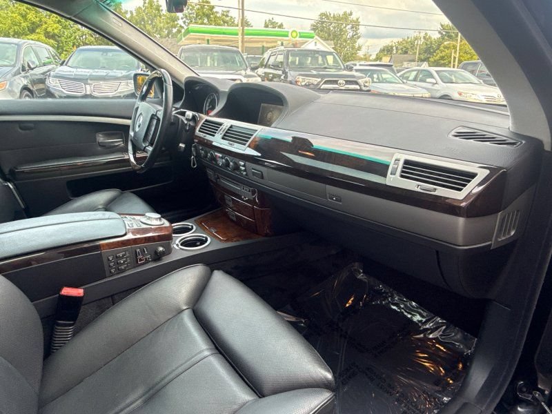 Used 2004 BMW 760Li RWD image 18