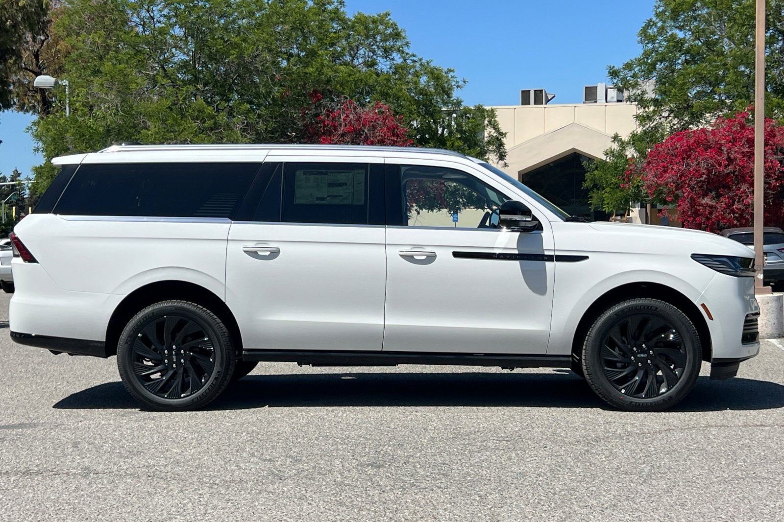 New 2026 Lincoln Navigator L Black Label AWD/4WD image 4