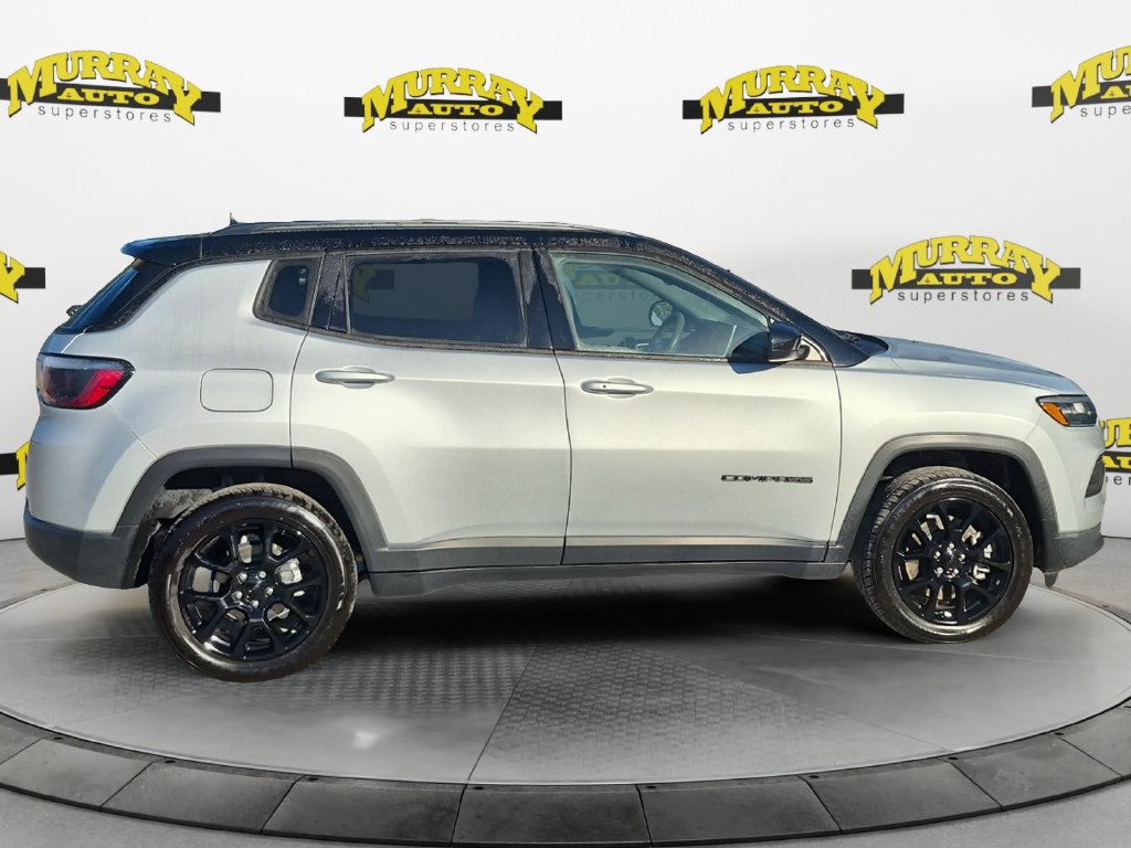 Used 2024 Jeep Compass Latitude w/ Convenience Group AWD/4WD image 6