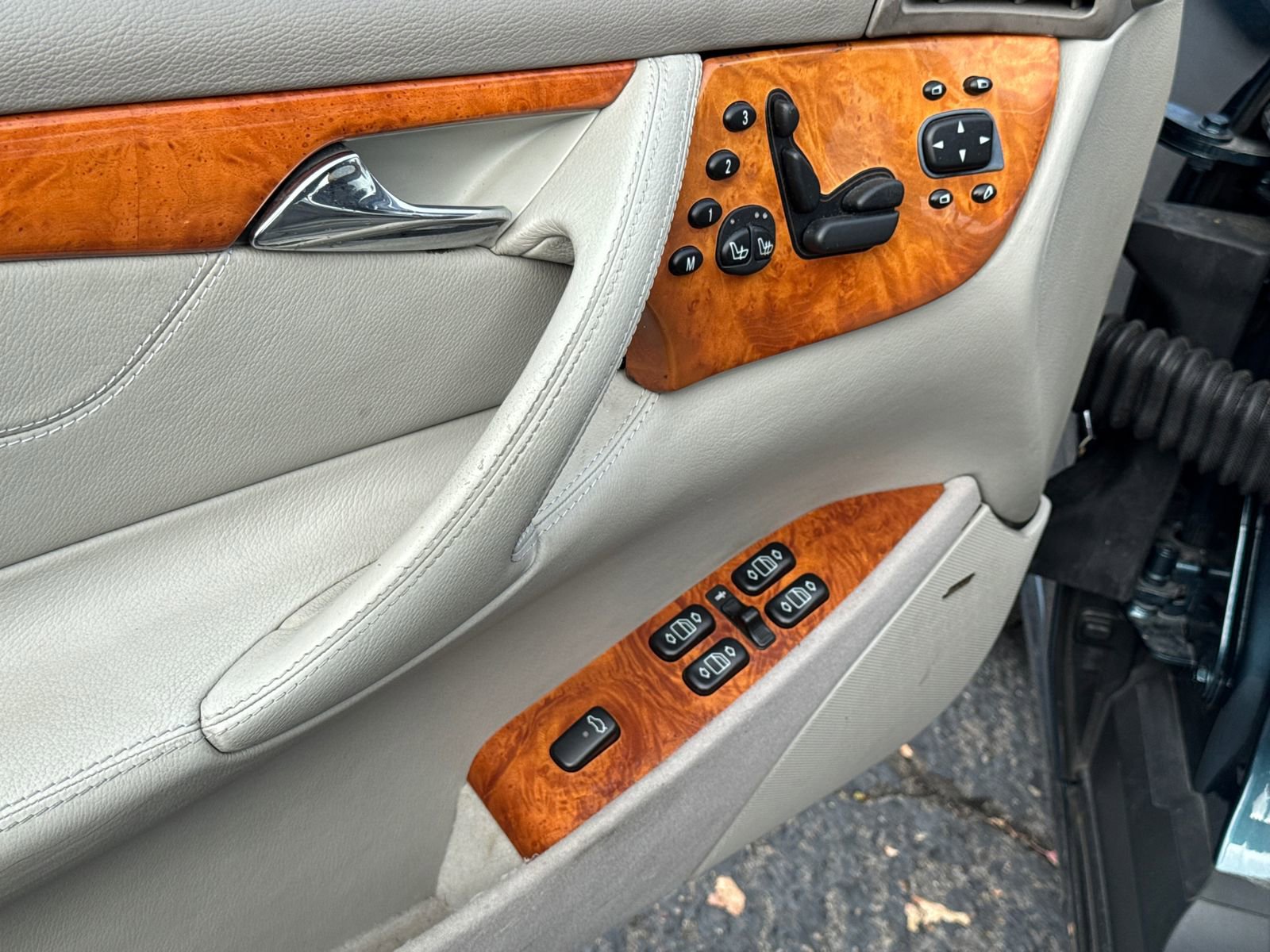 Used 2001 Mercedes-Benz CL 500 image 16