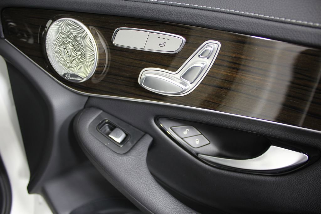 Used 2016 Mercedes-Benz GLC 300 4MATIC image 40