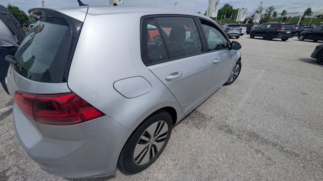 Used 2016 Volkswagen e-Golf SEL Premium FWD image 3
