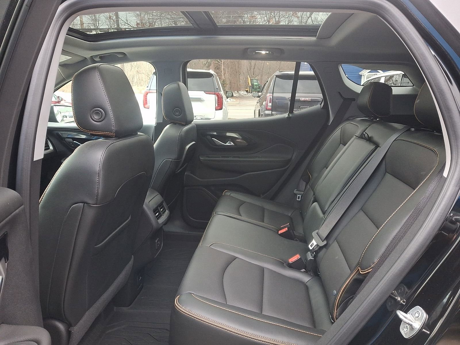 Used 2022 GMC Terrain AT4 w/ Infotainment Package II image 10