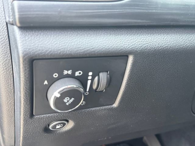 Used 2021 Jeep Grand Cherokee Laredo RWD image 6