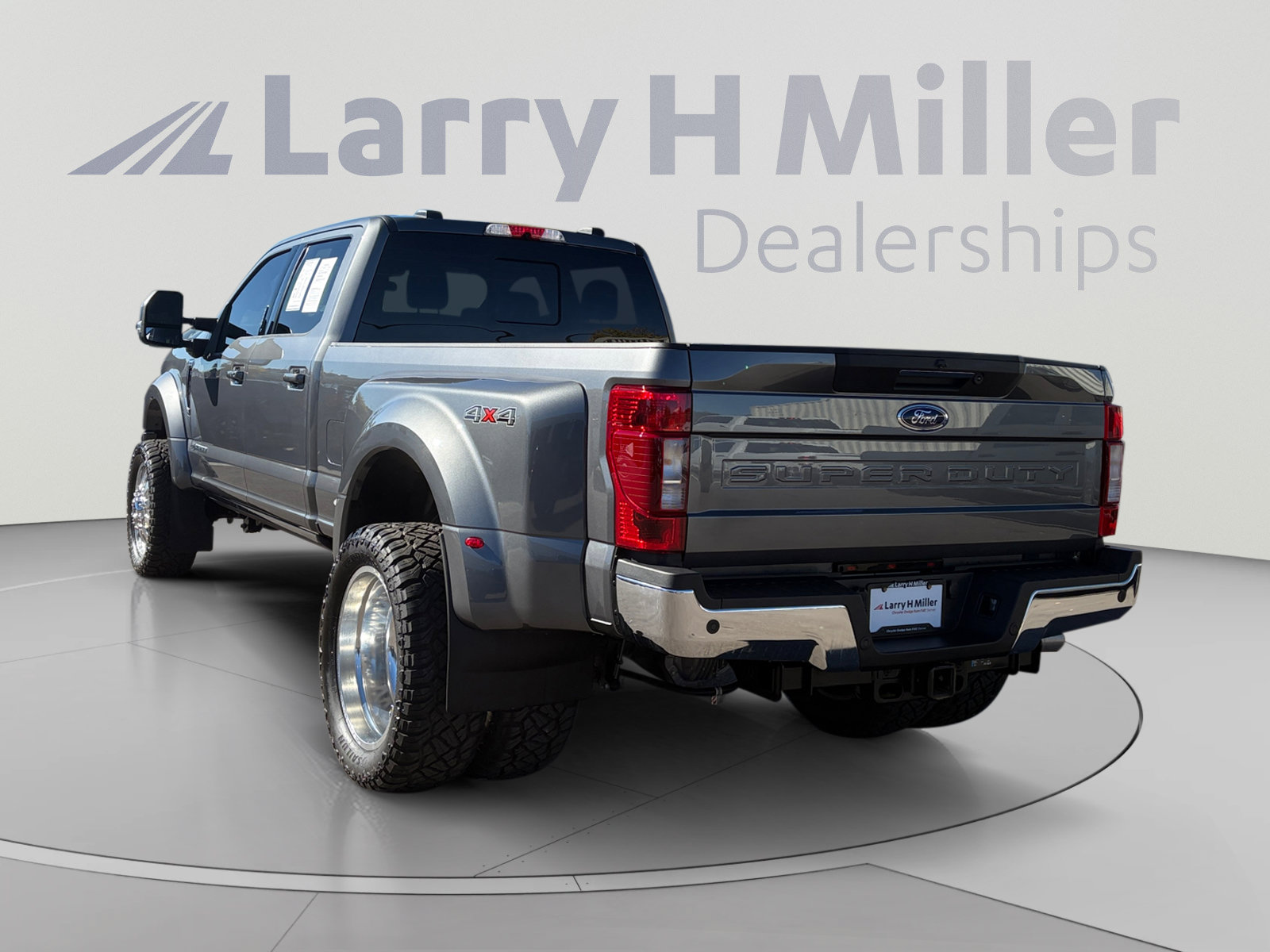 Used 2022 Ford F450 Lariat w/ Lariat Ultimate Package AWD/4WD image 3