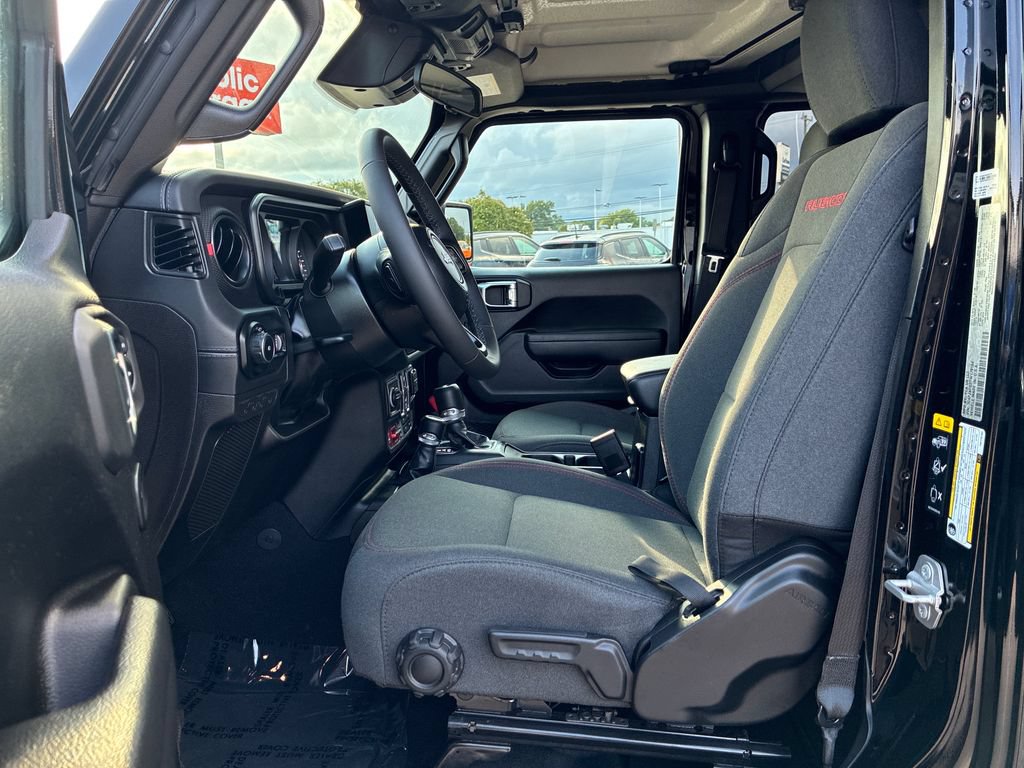 Used 2026 Jeep Wrangler Unlimited Rubicon AWD/4WD image 26