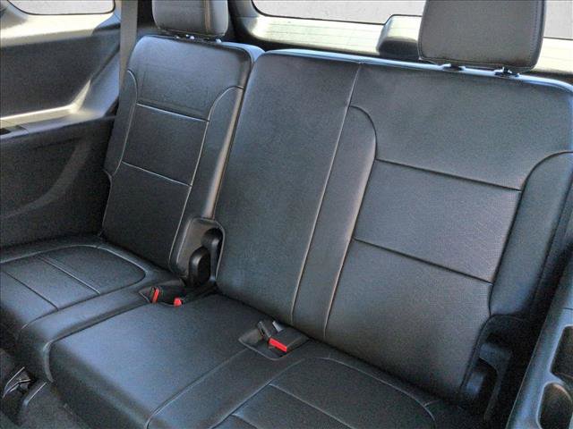 Used 2023 Chevrolet Traverse High Country FWD image 28