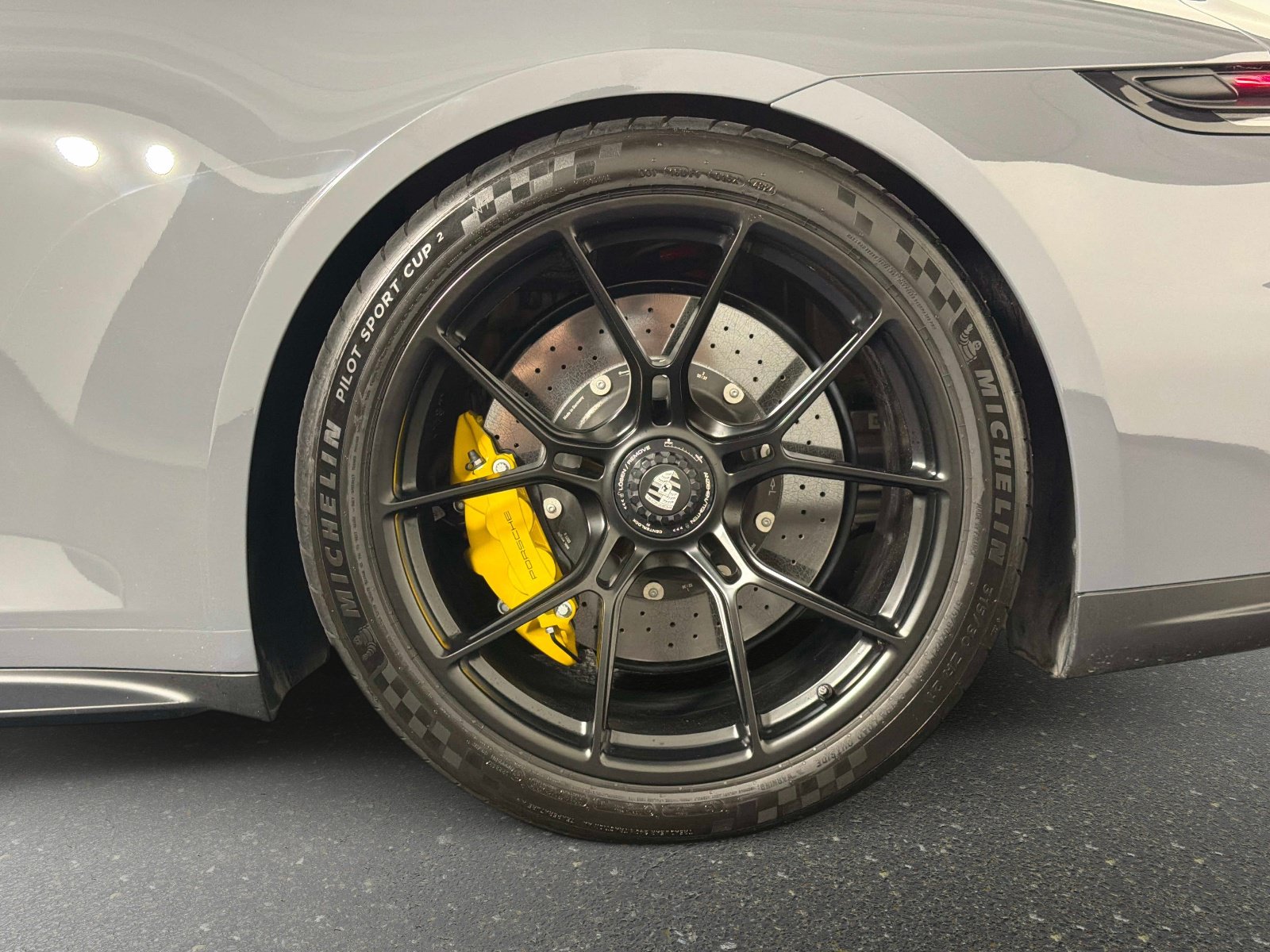 Used 2025 Porsche 911 GT3 RWD image 14