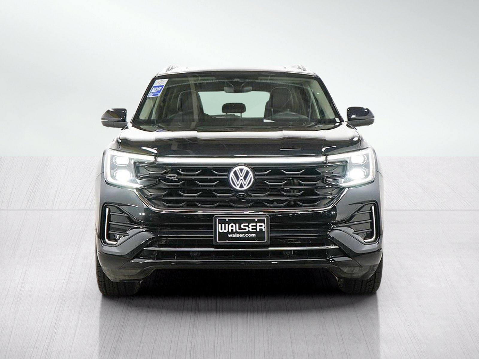 Used 2024 Volkswagen Atlas SEL Premium R-Line AWD/4WD image 8