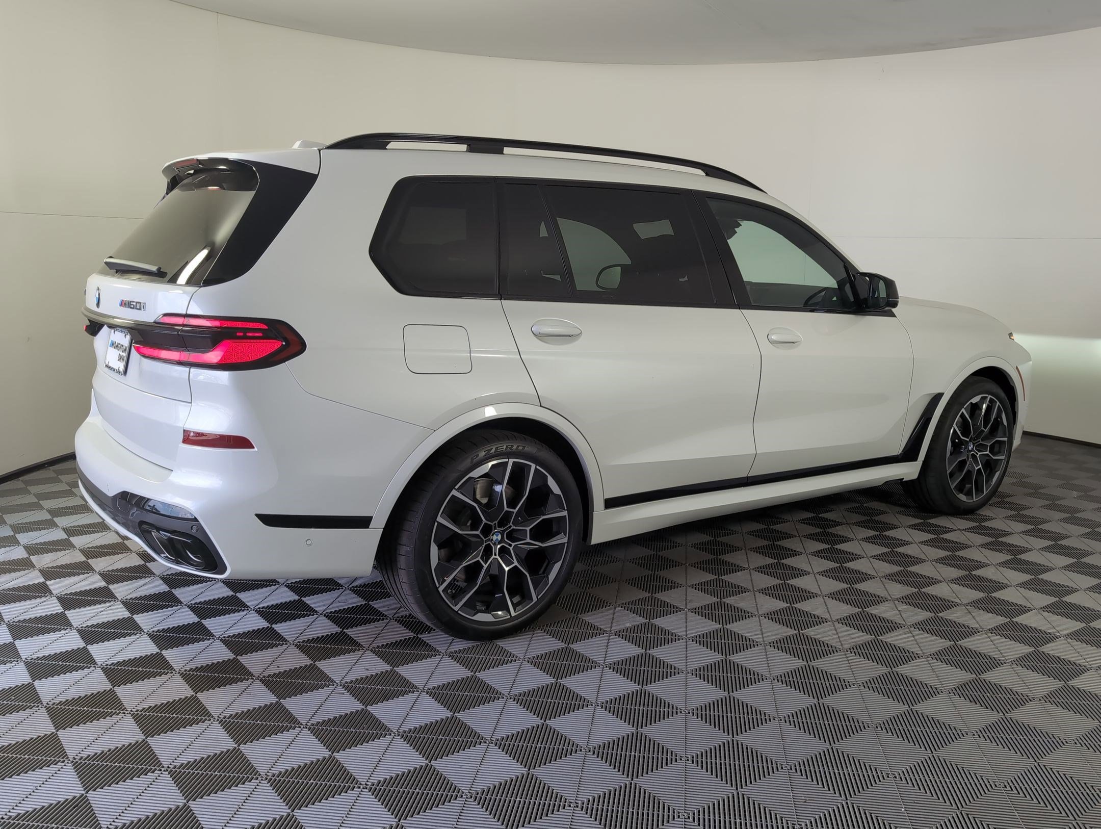 New 2026 BMW X7 M60i image 7