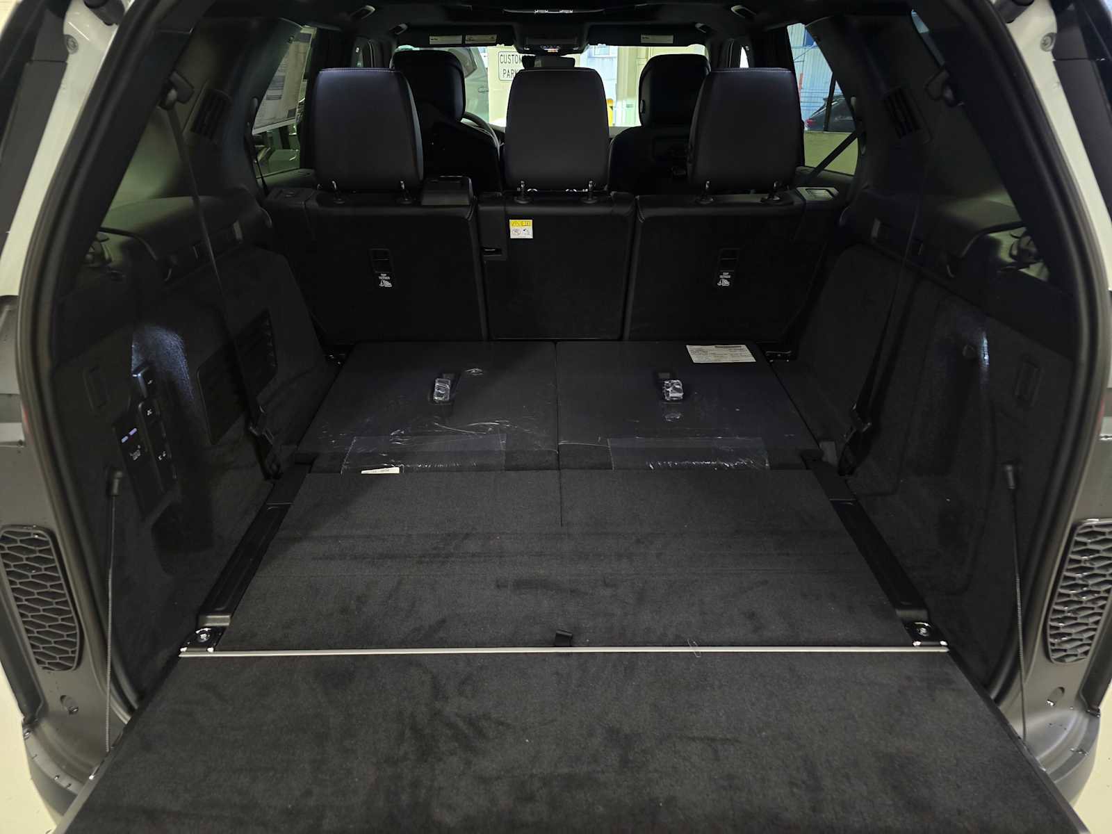 New 2026 Land Rover Discovery S AWD/4WD image 15