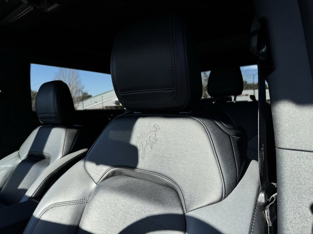 Used 2024 Ford Bronco Black Diamond image 25