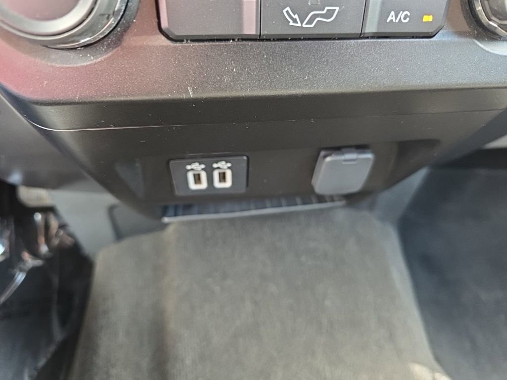 Used 2019 Ford F150 XLT image 23