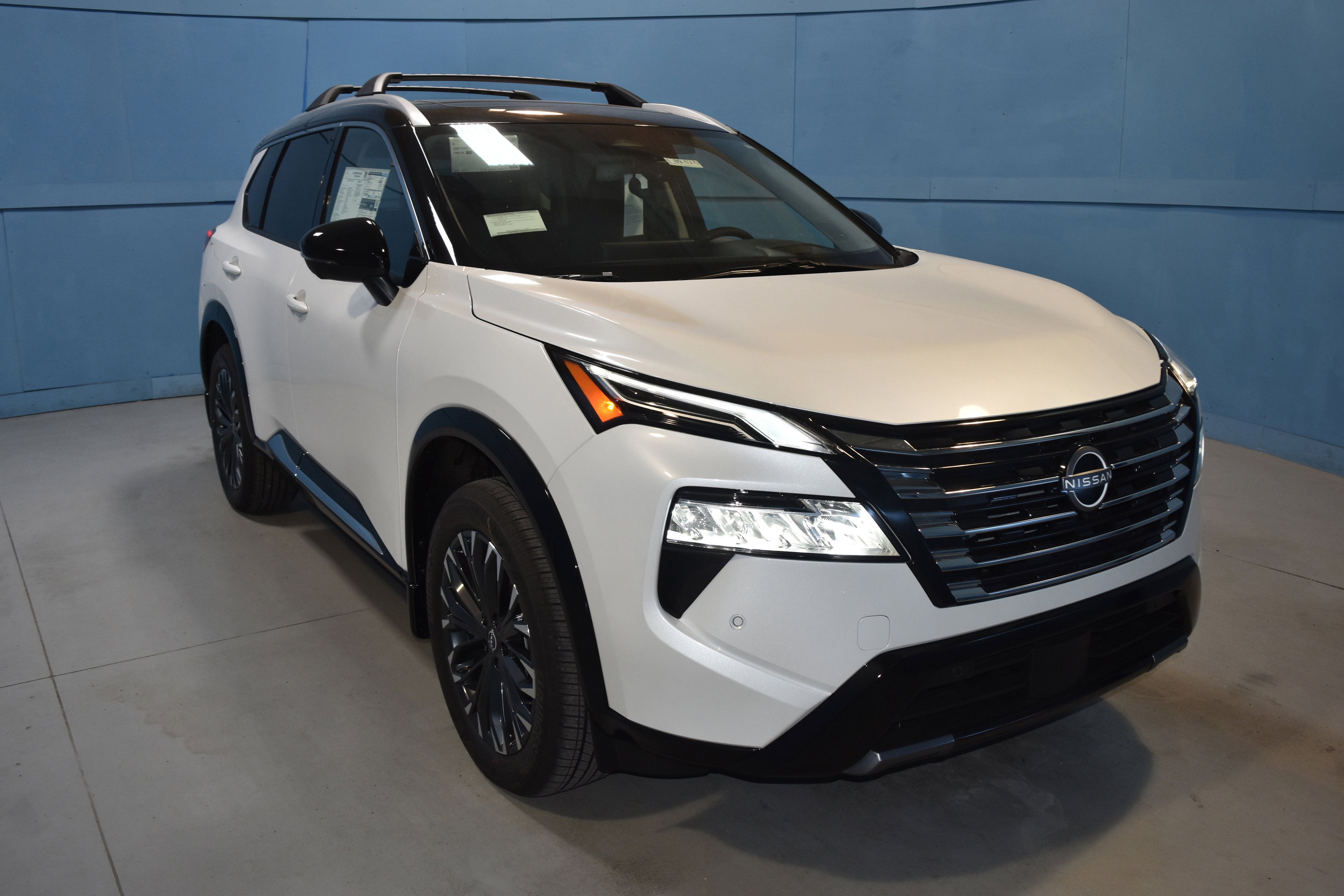 New 2026 Nissan Rogue Platinum w/ Platinum Premium Package image 1