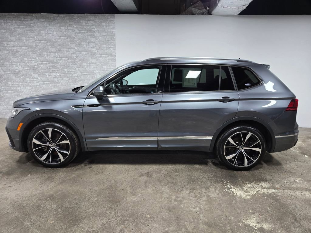 Used 2022 Volkswagen Tiguan SEL R-Line AWD/4WD image 2