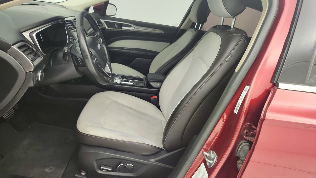Used 2019 Ford Fusion SE w/ Equipment Group 151A image 15