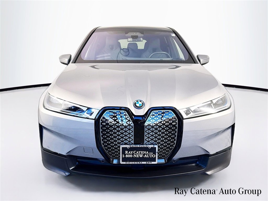 Used 2025 BMW iX xDrive50 w/ Premium Package image 2