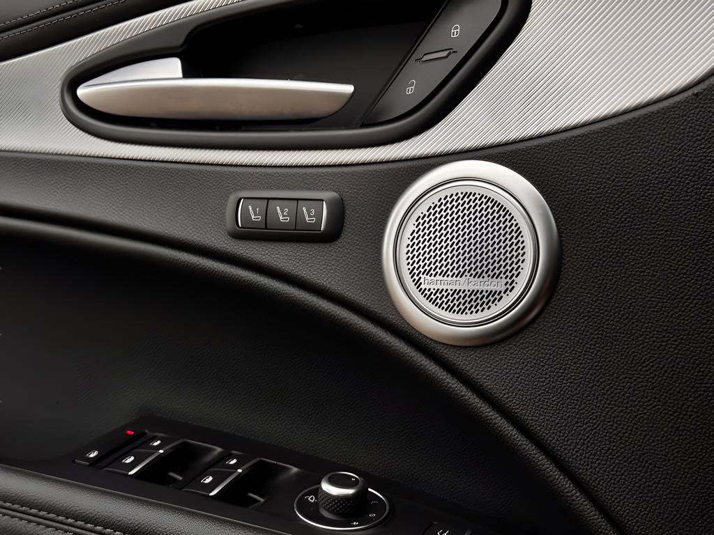 Used 2025 Alfa Romeo Stelvio Sprint image 18