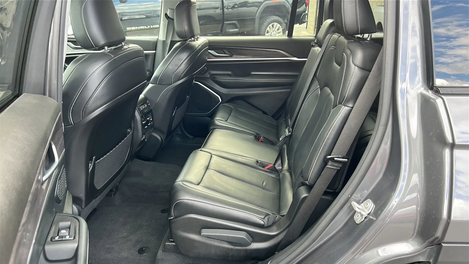 Used 2021 Jeep Grand Cherokee L Limited image 12