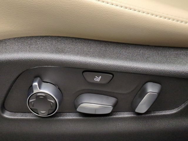 Certified 2024 Cadillac XT4 Premium Luxury w/ Technology Package AWD/4WD image 19