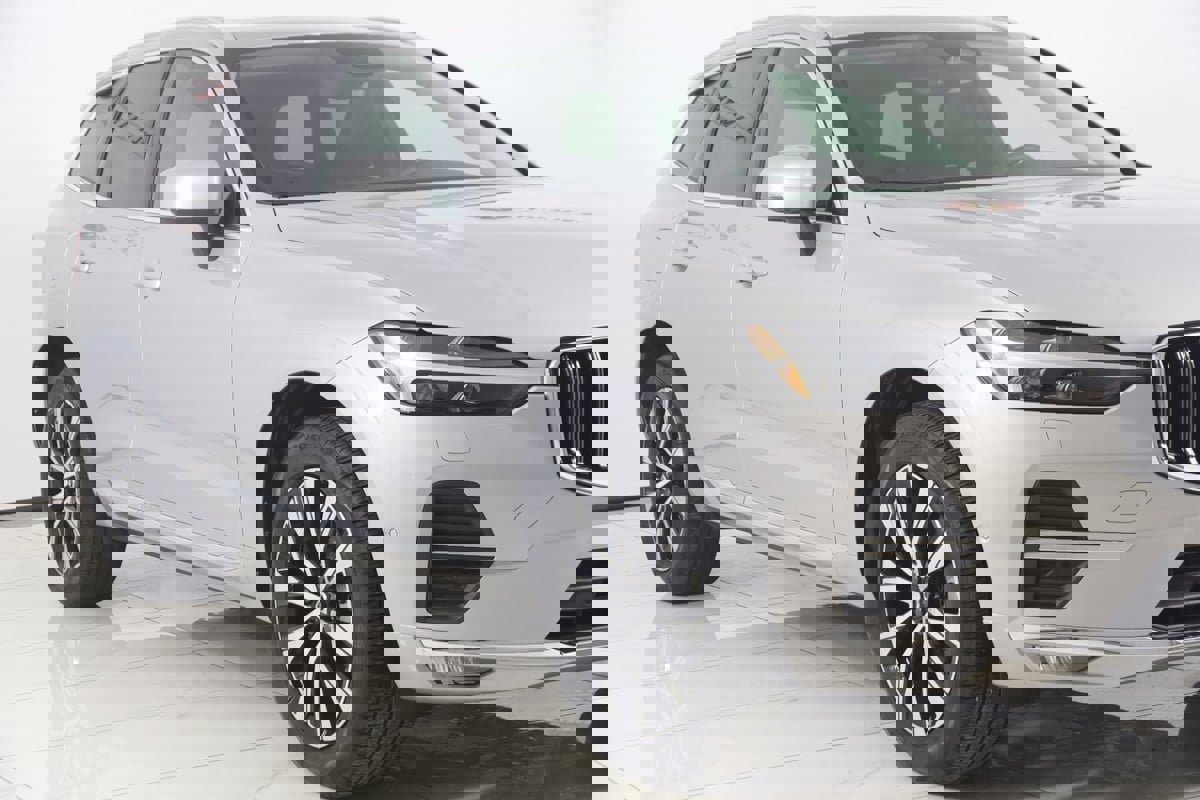 Used 2023 Volvo XC60 B5 Plus w/ Climate Package image 39