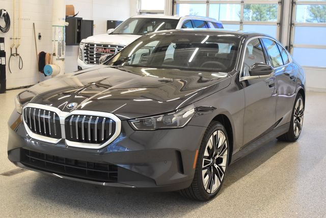 New 2027 BMW 530i xDrive w/ Premium Package AWD/4WD image 9