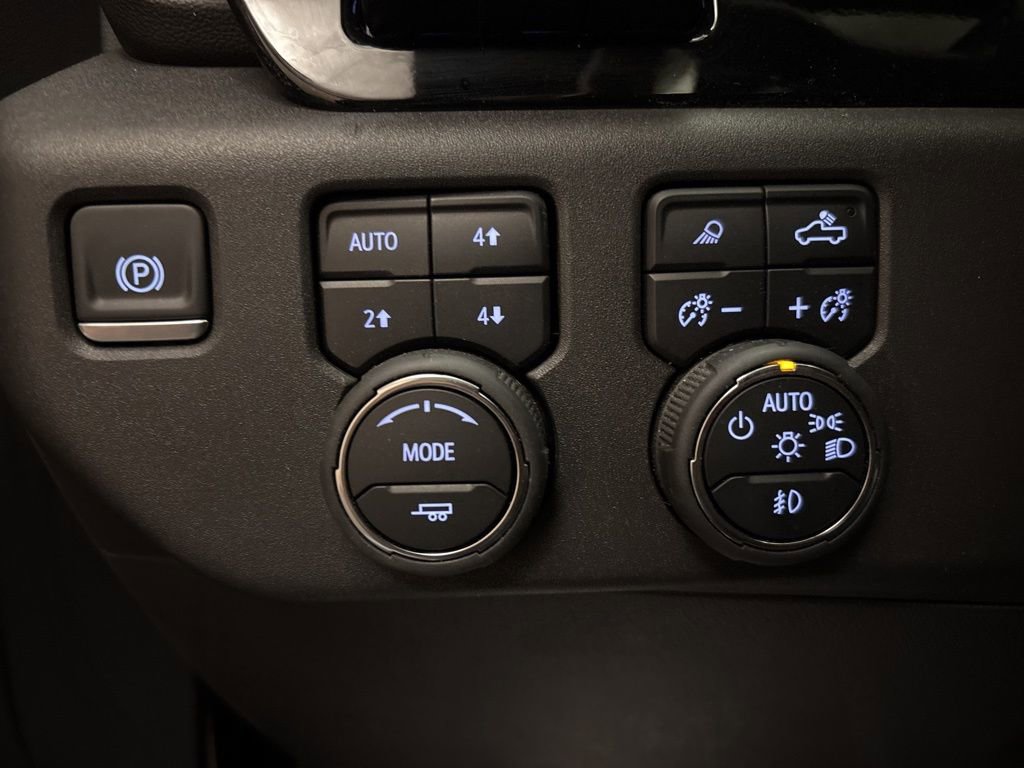 Used 2025 Chevrolet Silverado 1500 ZR2 w/ Technology Package AWD/4WD image 18