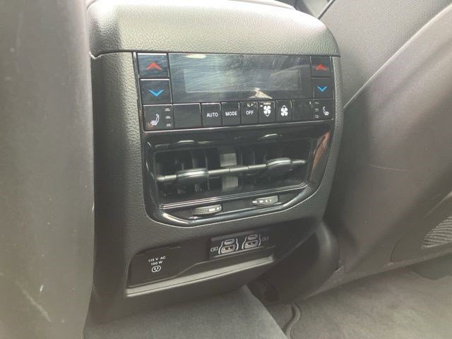Certified 2022 Jeep Grand Cherokee Overland w/ Advanced Protech Group III AWD/4WD image 27