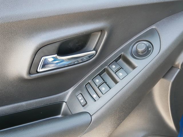 Used 2020 Chevrolet Trax LT w/ Driver Confidence Package image 12