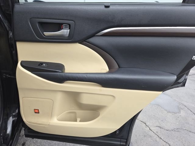 Used 2014 Toyota Highlander Limited w/ Driver Technology Package image 28