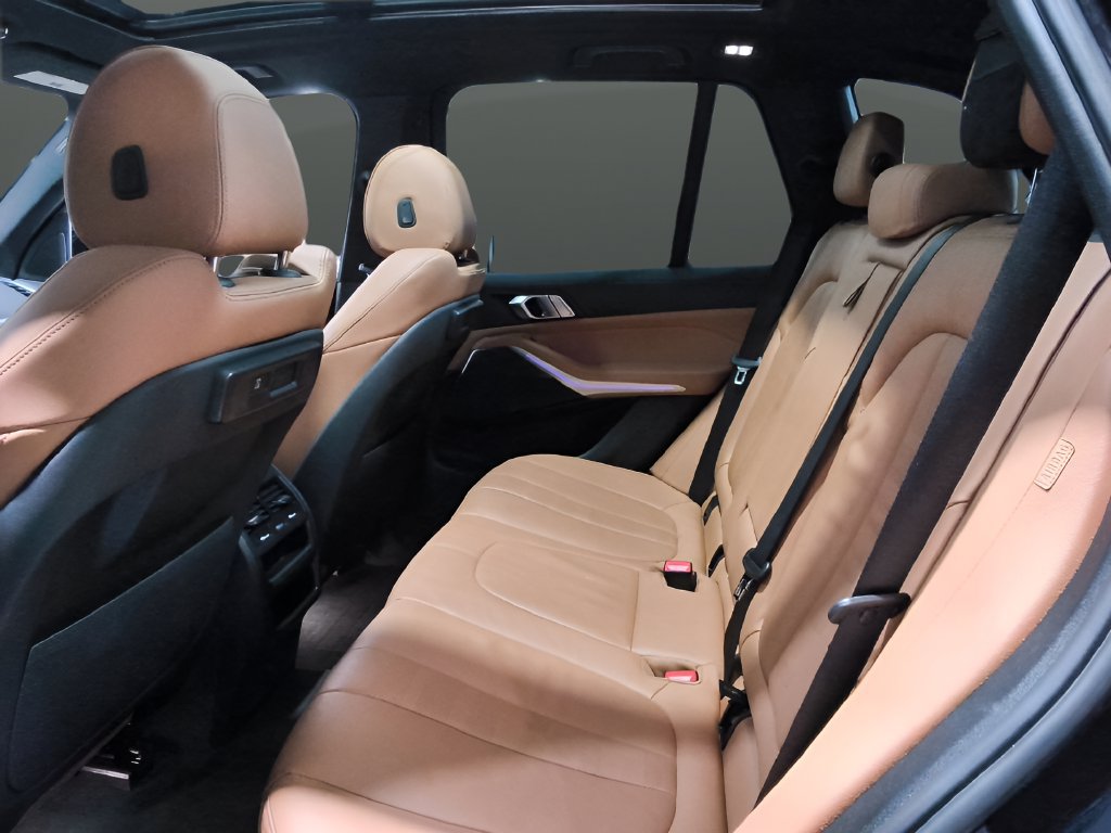 Used 2022 BMW X5 xDrive45e w/ M Sport Package AWD/4WD image 11