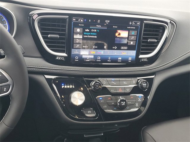 New 2026 Chrysler Pacifica Select FWD image 14