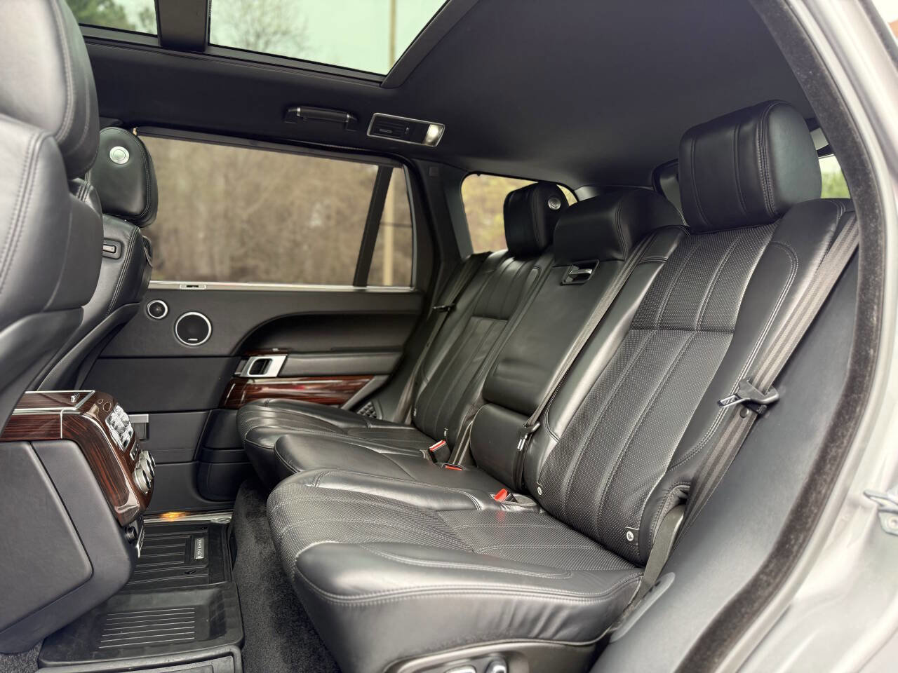 Used 2015 Land Rover Range Rover Long Wheelbase Supercharged image 26