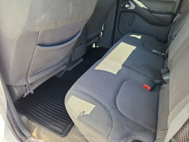 Used 2015 Nissan Frontier S image 7