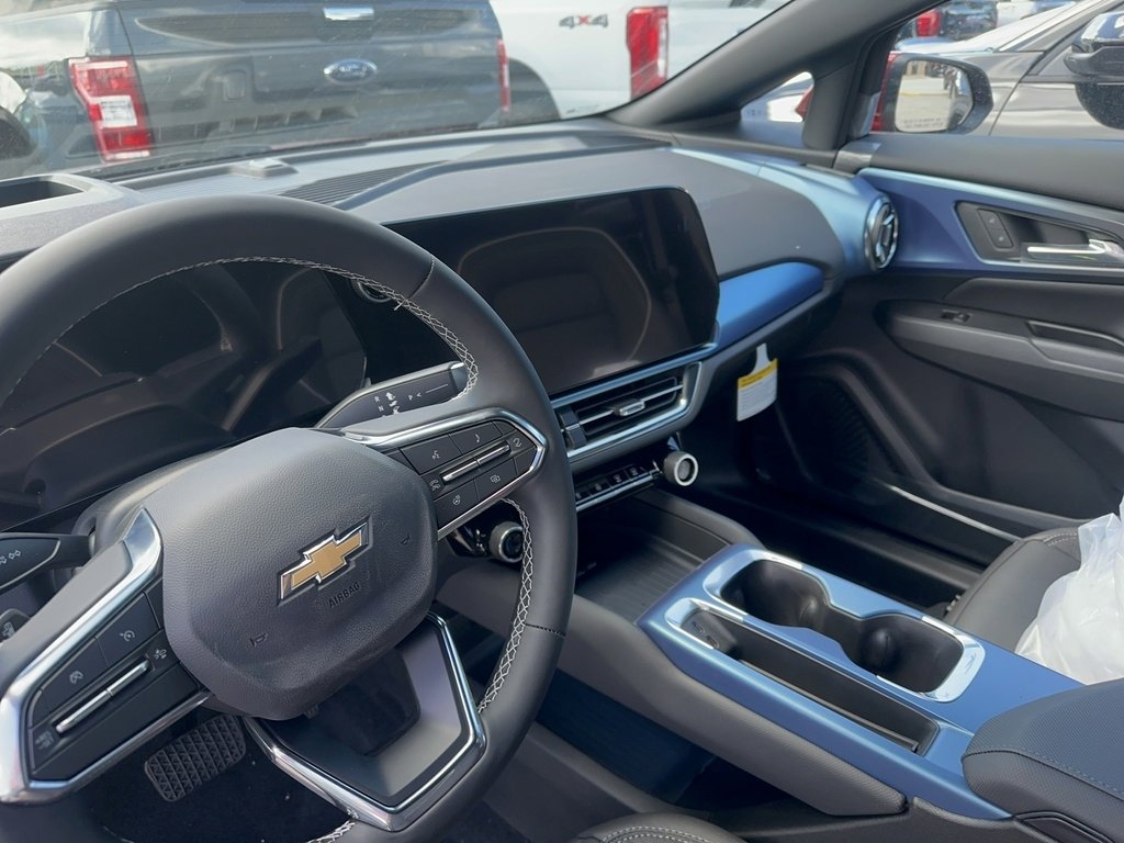 New 2025 Chevrolet Equinox EV LT w/ Convenience Package II image 4