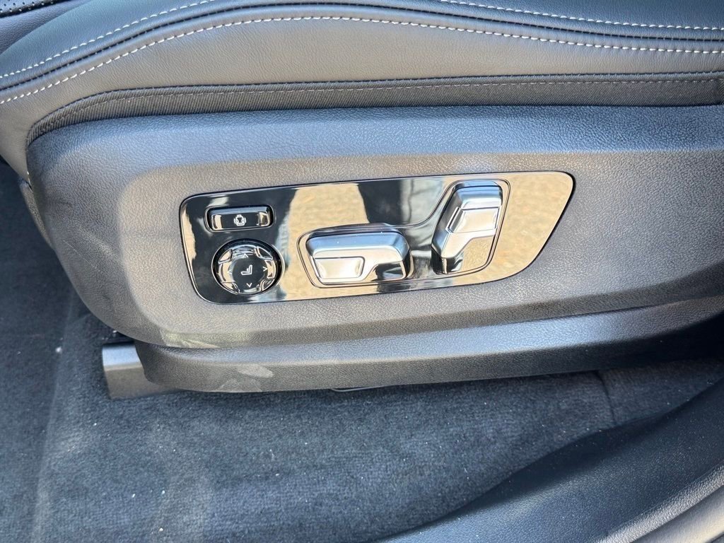 Used 2026 BMW X5 sDrive40i w/ M Sport Package image 21