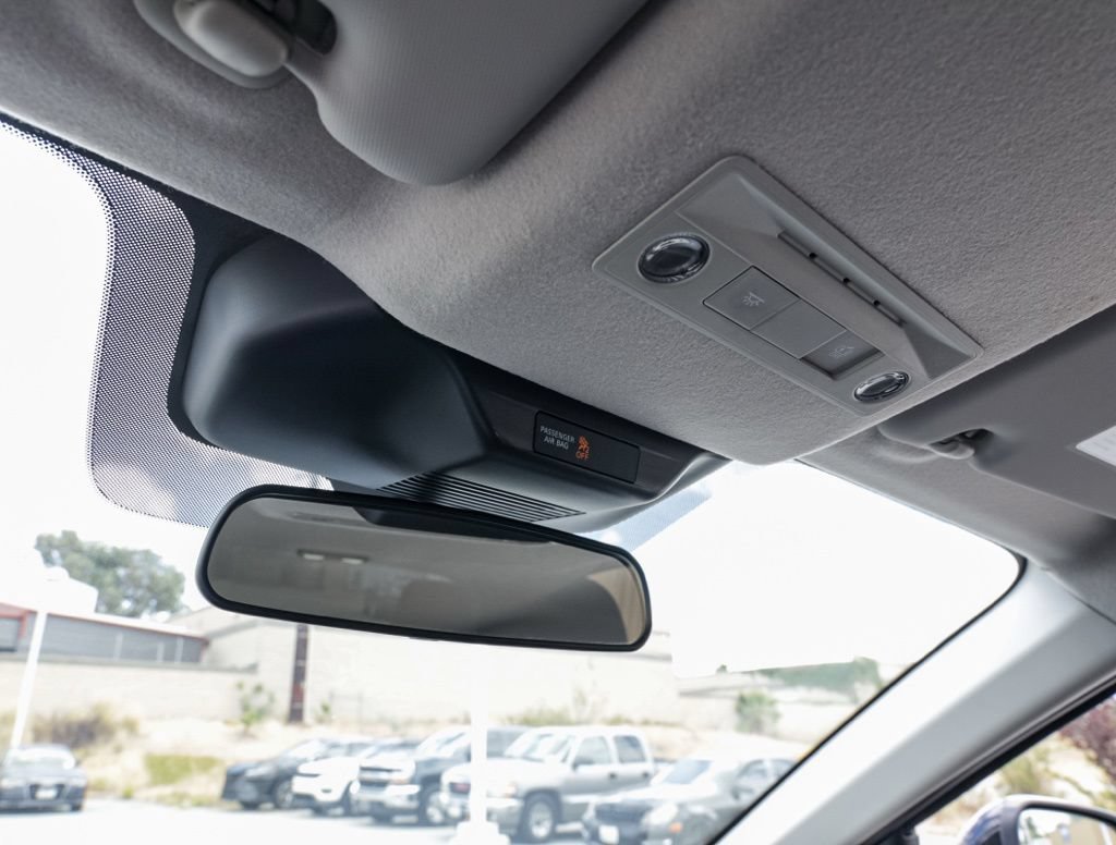 Used 2025 Nissan Kicks SV FWD image 30