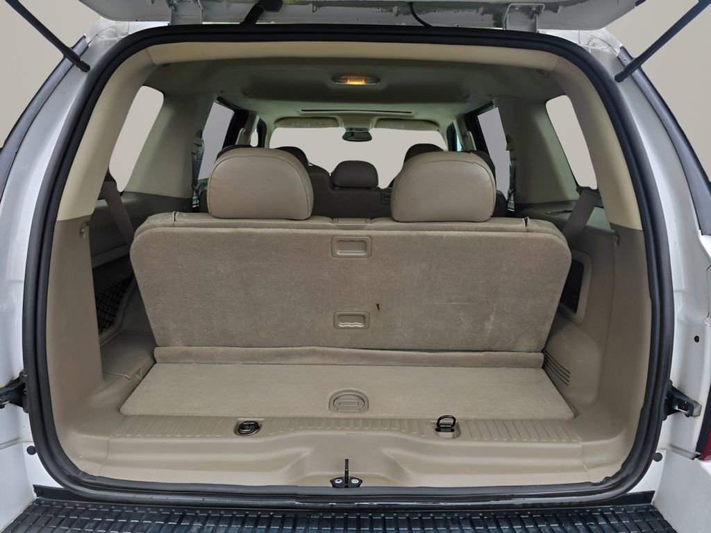 Used 2004 Ford Explorer Eddie Bauer image 23