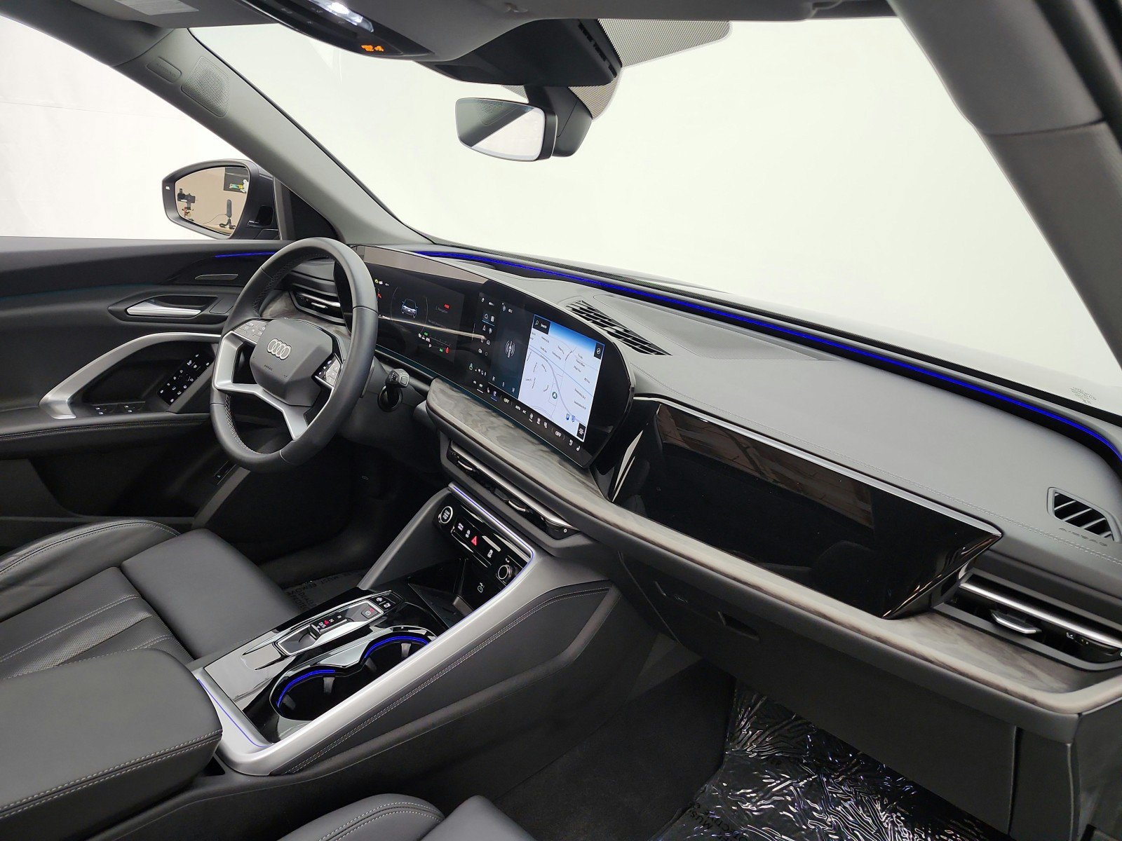 Used 2025 Audi Q5 Premium Plus w/ Premium Plus AWD/4WD image 19