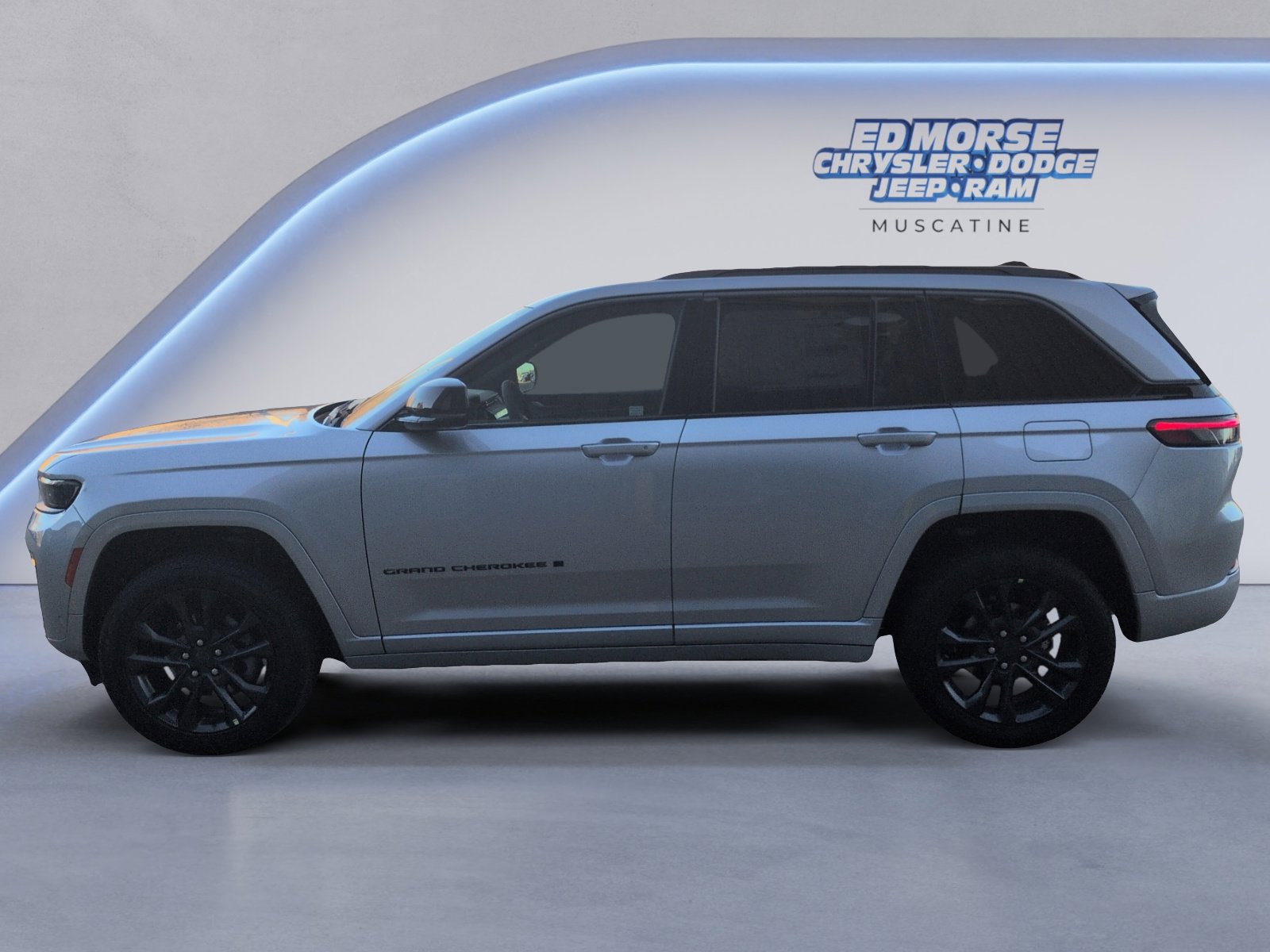 New 2026 Jeep Grand Cherokee Limited Reserve image 2