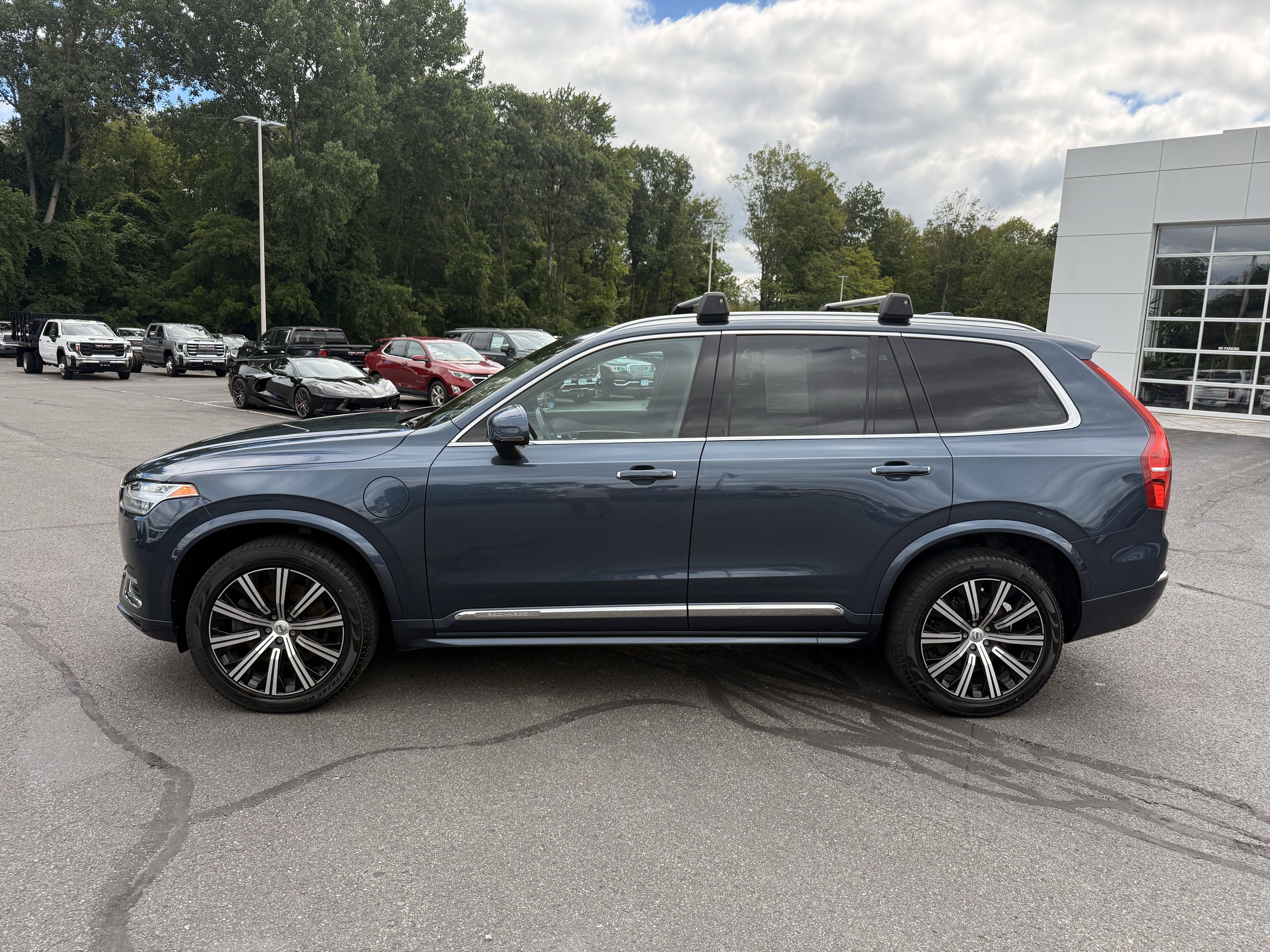 Used 2022 Volvo XC90 T8 Inscription image 2