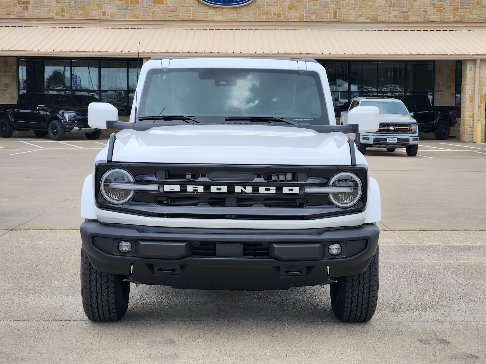 New 2026 Ford Bronco Outer Banks AWD/4WD image 6