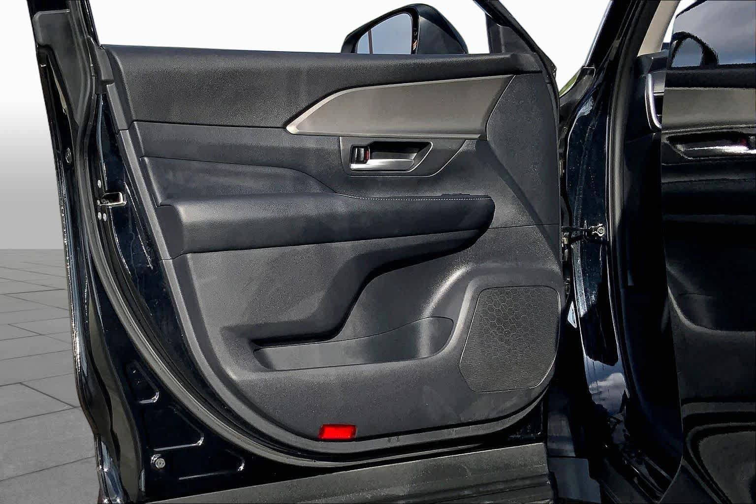Used 2025 Toyota Grand Highlander AWD image 21