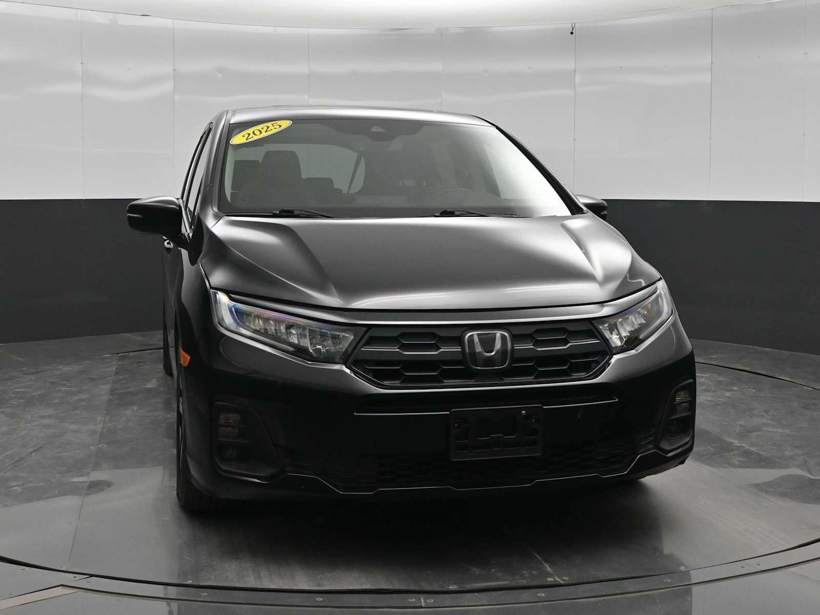 Used 2025 Honda Odyssey EX-L image 2