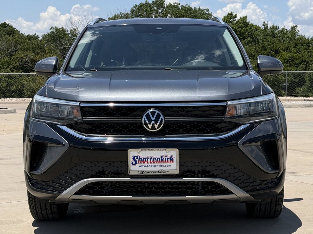 Used 2022 Volkswagen Taos SE w/ IQ.Drive SE Package FWD image 7
