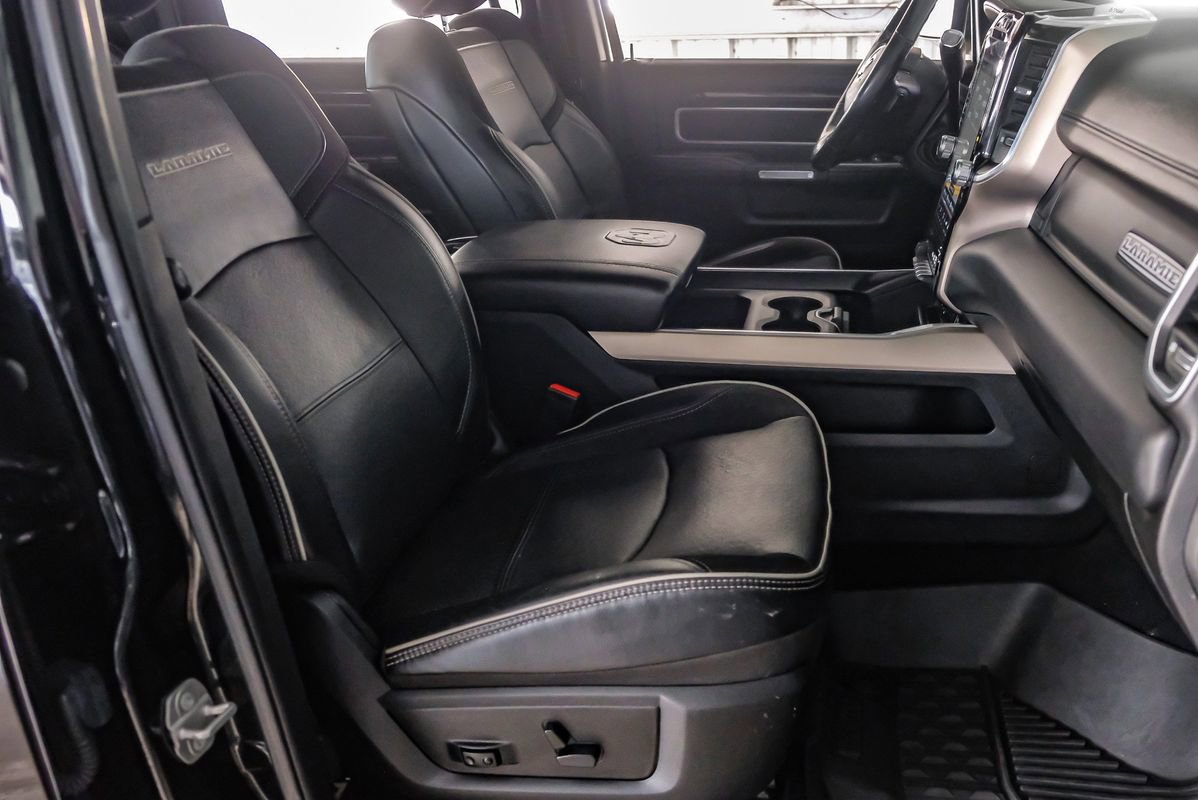 Used 2019 RAM 2500 Laramie w/ Black Appearance Package AWD/4WD image 31
