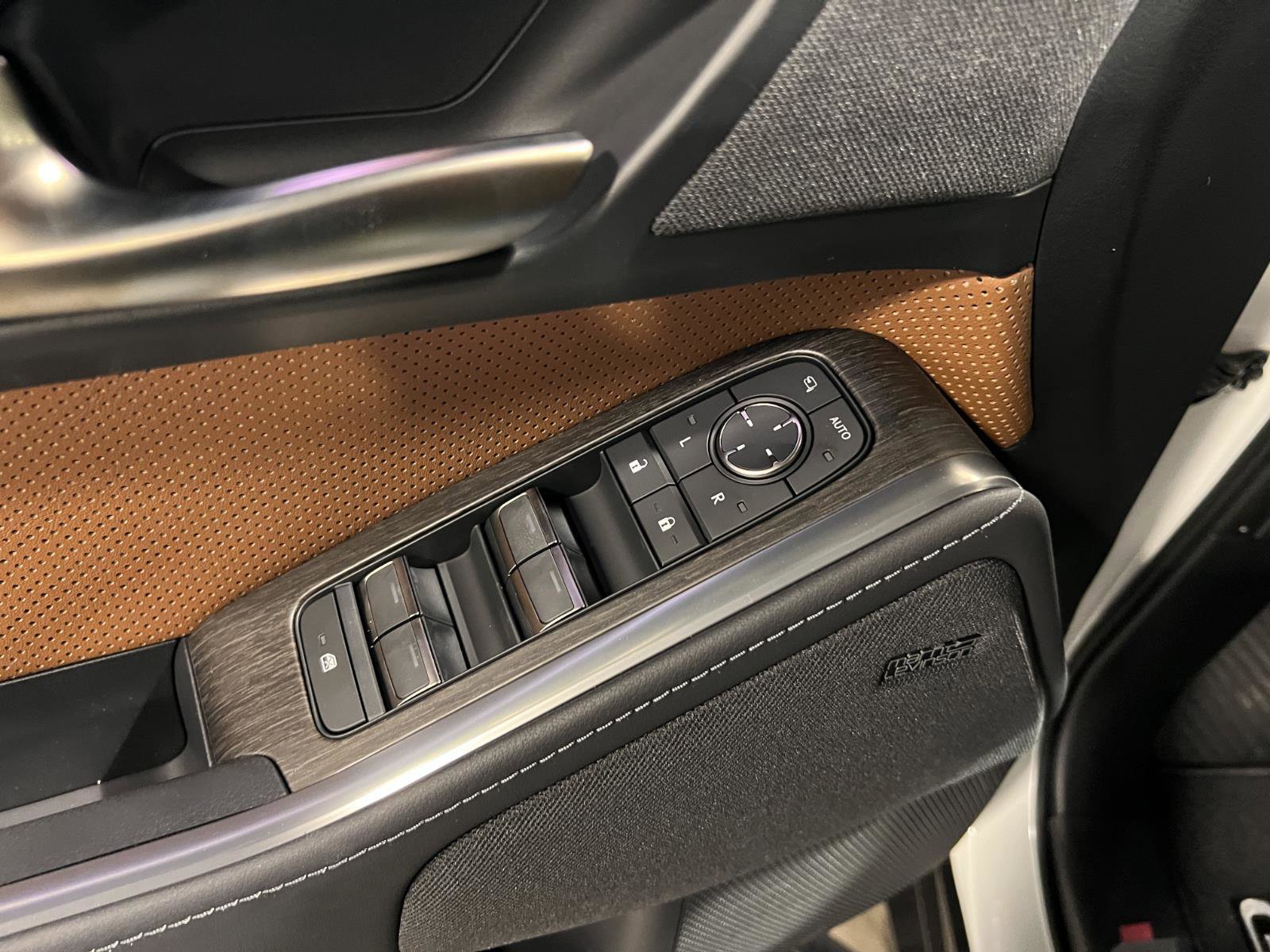 Used 2026 Lexus GX 550 w/ Cold Area Package image 28