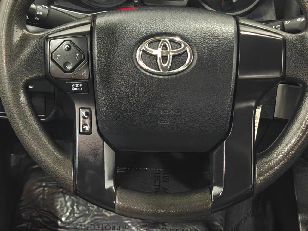Used 2016 Toyota Tacoma SR image 5