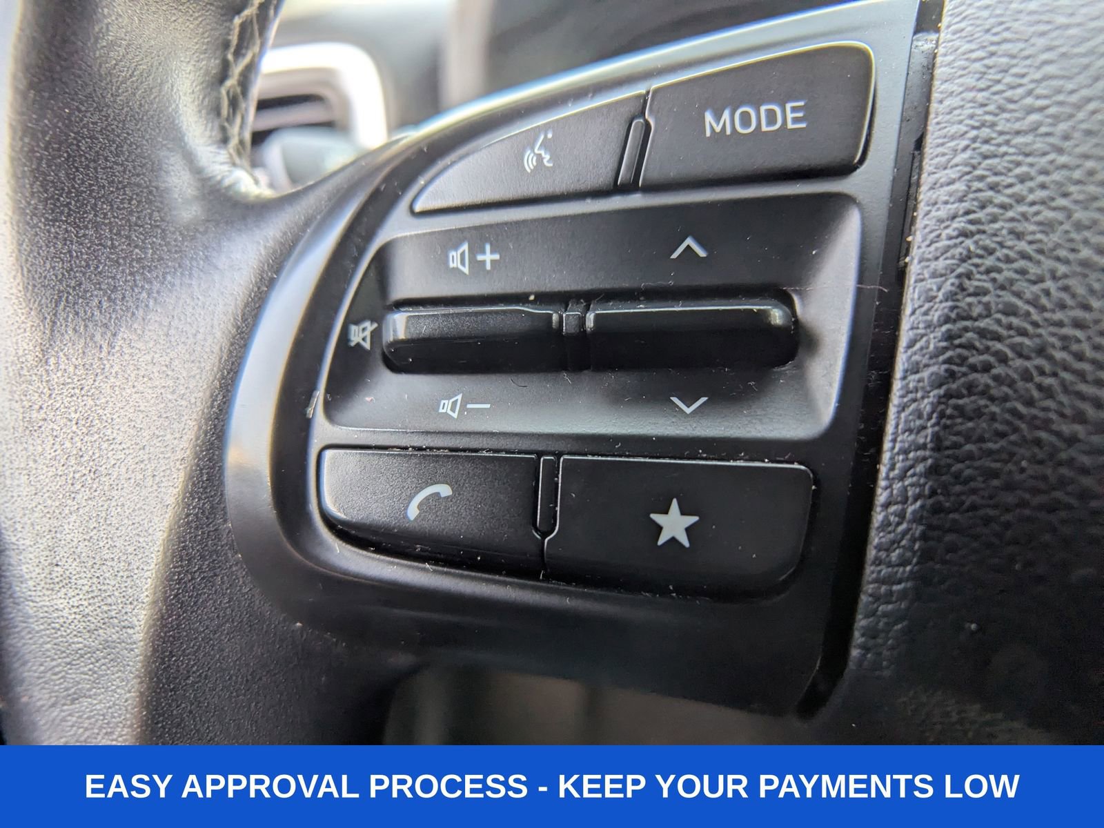 Used 2023 Hyundai Venue SEL w/ Cargo Package image 34